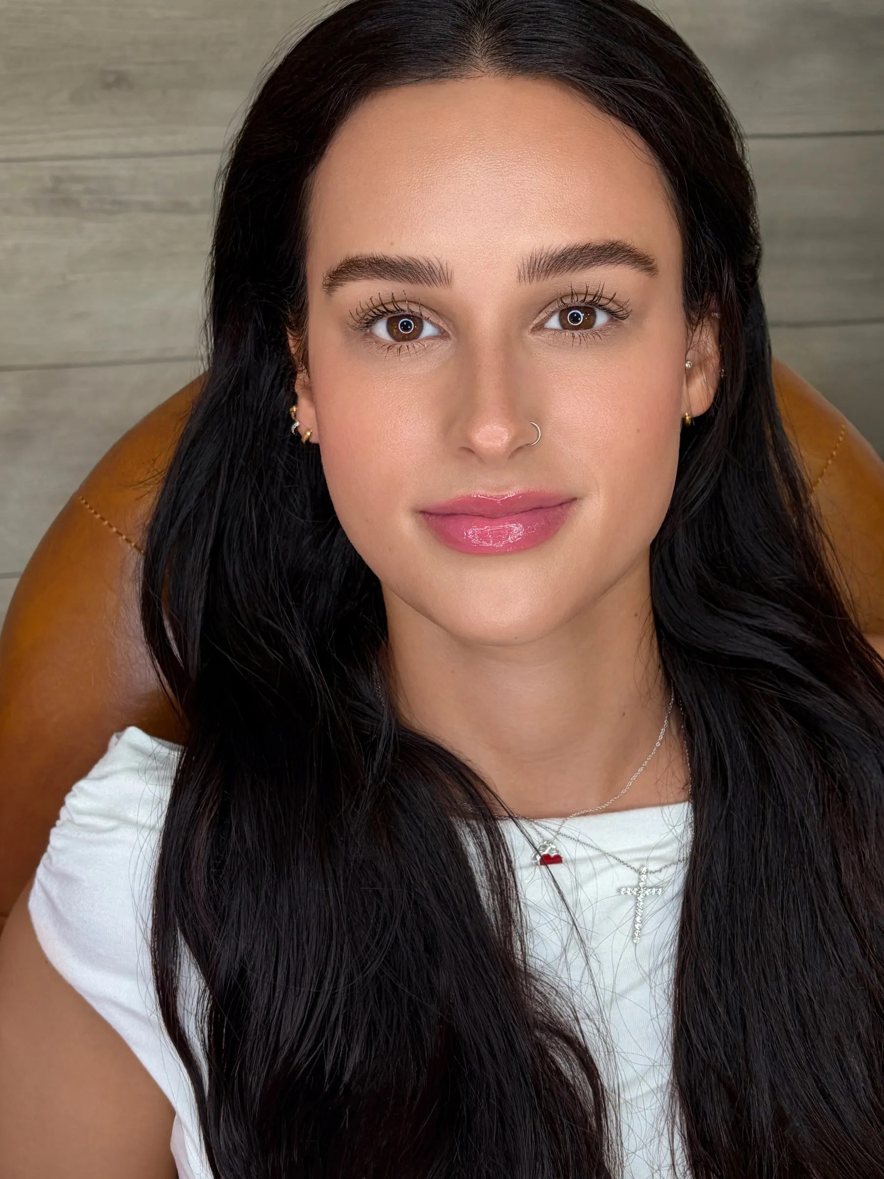 Hyperrealistic brows and soft lips, a result at Dermabless Miami.